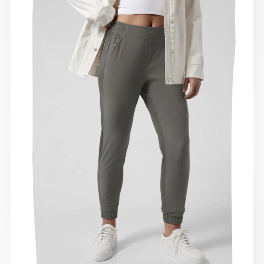 Athleta Brooklyn Jogger Pants in Mountain Olive Size 12